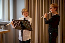 T. Neubert mit Claudia Studt-Schu bei einem Schülerkonzert im Jahre 2013