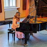 Klavierschülerin von M. Danilevskaya berührte das Publikum - Foto: Anja Kernig