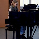 Klavierschülerin von Dalia Prada - Foto: N. Petry